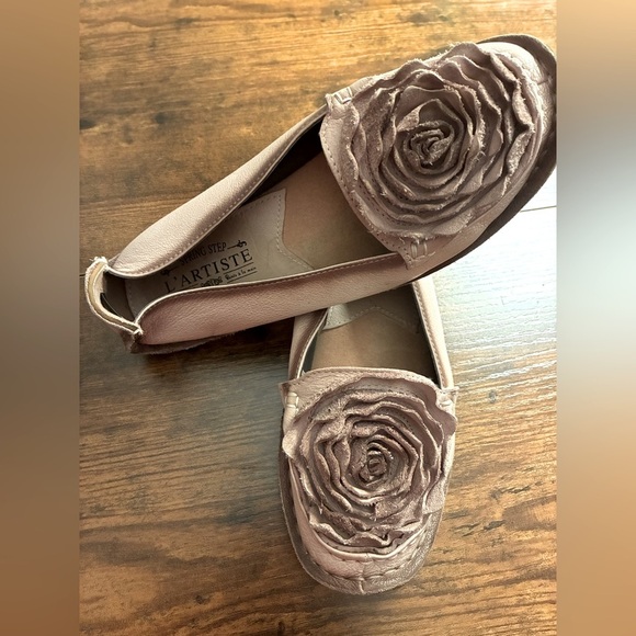 Spring Step Shoes - Spring Step L’artiste DEZI Pink Flower Leather Shoe Flats Size Not Listed 6-6.5?